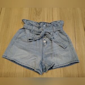 American Eagle Paperbag Mom Short